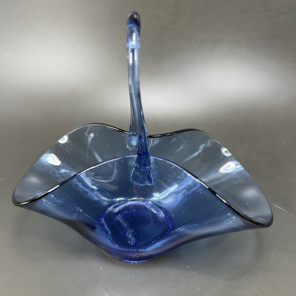 1980s Vintage Art Glass Blue Basket Dish Bowl Trinket Holder Delicate Handle VTG - Picture 10 of 12